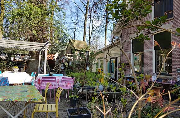 Ik & mijn moeder in Enschede – de theetuin Ik & mijn moeder in Enschede – de theetuin
