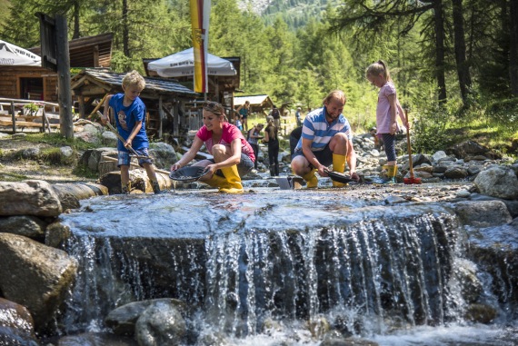 Ausflugsziele Kärnten – Familie im Goldgräberdorf Heiligenblut Ausflugsziele Kärnten – Familie im Goldgräberdorf Heiligenblut