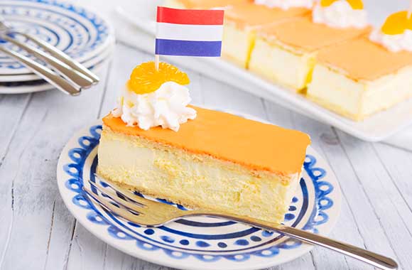 Koningsdag vieren – oranjetompoezen eten. Koningsdag vieren – oranjetompoezen eten.