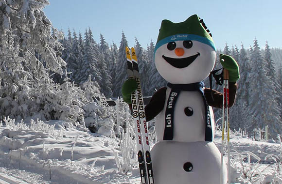 Maskottchen Flocke im familienfreundlichen Langlaufgebiet Oberhof Maskottchen Flocke im familienfreundlichen Langlaufgebiet Oberhof