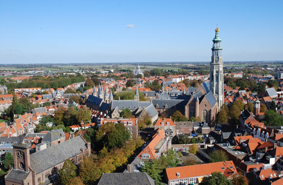 Fietsen in Zeeland: De Lange Jan toren in Middelburg. Fietsen in Zeeland: De Lange Jan toren in Middelburg.