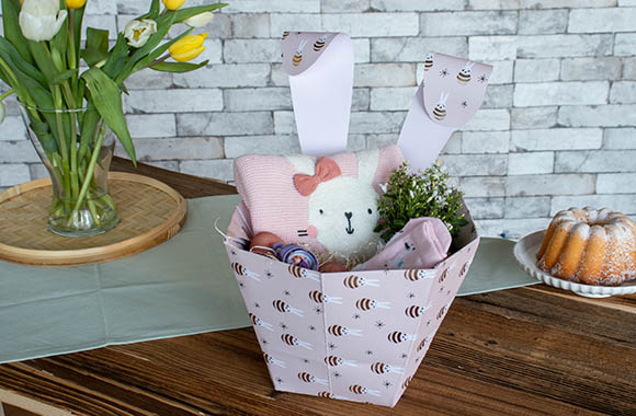 Easter Nest - the Origami Easter Nest is a modern DIY idea.