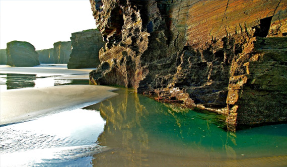 Playa de las Catedrales, en Ribadeo © Turismo de Ribadeo Playa de las Catedrales, en Ribadeo