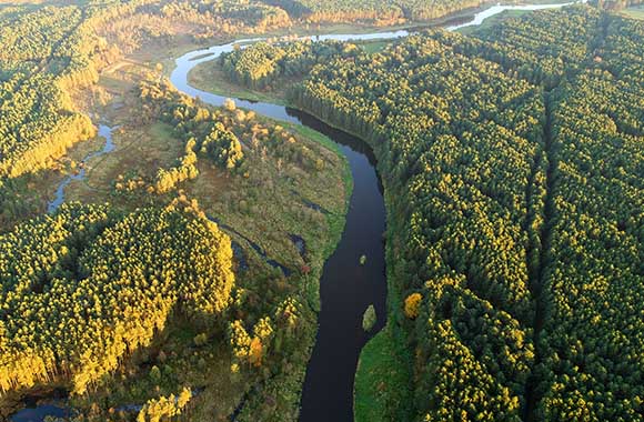 Mazury rowerem – meandry rzeki Rospudy widoczne z lotu ptaka Meandry rzeki Rospudy widoczne z lotu ptaka