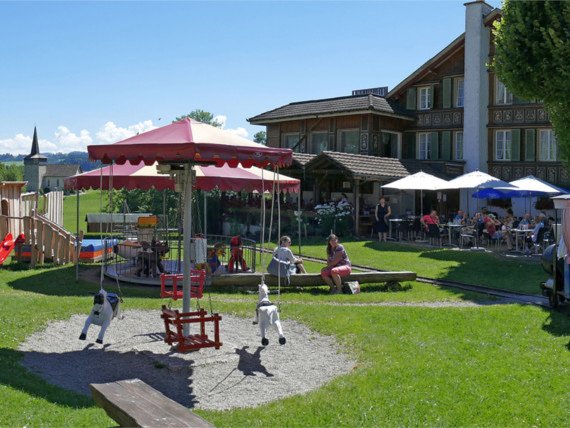 Der Landgasthof Rössli in Lütisburg Der Landgasthof Rössli in Lütisburg
