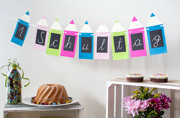 Schulanfang Deko – Schuleinführungs-Girlande an Wand Schulanfang Deko – Schuleinführungs-Girlande an Wand