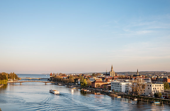 Bei der Planung deiner Radtour am Bodensee, kannst du auch einen Abstecher nach Konstanz einplanen. Bei der Planung deiner Radtour am Bodensee, kannst du auch einen Abstecher nach Konstanz einplanen.