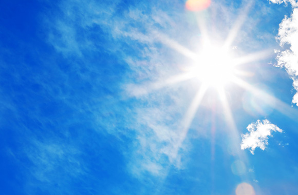 Sonnenstrahl – Die UV-Strahlen dringen ohne Sonnenschutz tief in die Haut ein