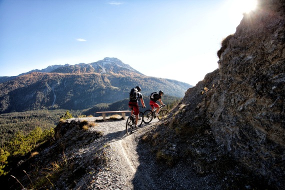 Mountainbike Tirol – Radfahrer auf dem Blindseetrail © Tiroler Zugspitz Arena, Foto: Uli Wiesmeier Mountainbike Tirol – Radfahrer auf dem Blindseetrail