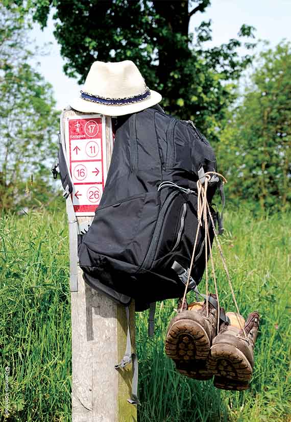 In de Voerstreken zijn er talloze wandelnetwerken te vinden. Deze zijn te herkennen aan de rood-witte paaltjes In de Voerstreken zijn er talloze wandelnetwerken te vinden. Deze zijn te herkennen aan de rood-witte paaltjes. ©Toerisme Voerstreek