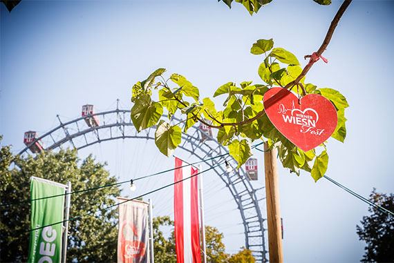 Riesenrad auf dem Wiener Wiesnfest Riesenrad auf dem Wiener Wiesnfest